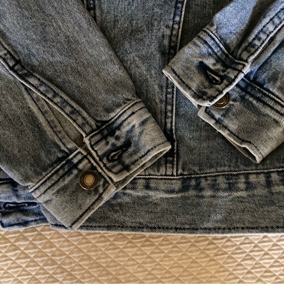 COPY - Disney Mickey Mouse oversized ‘Leader of the Club’ Denim Jacket - Picture 8 of 9